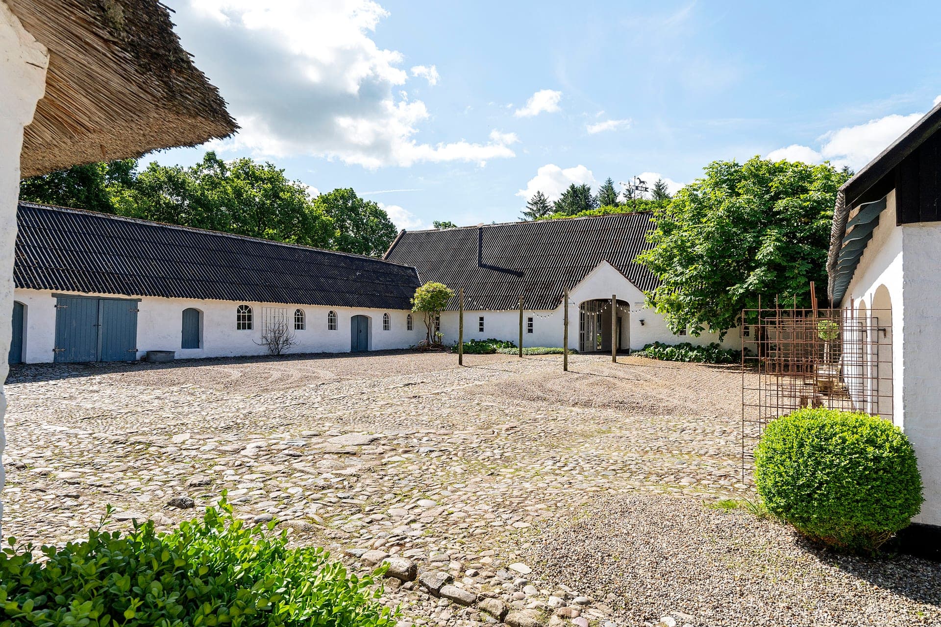 Holdflod – firlænget gård med skov, sø og eng — billede 14