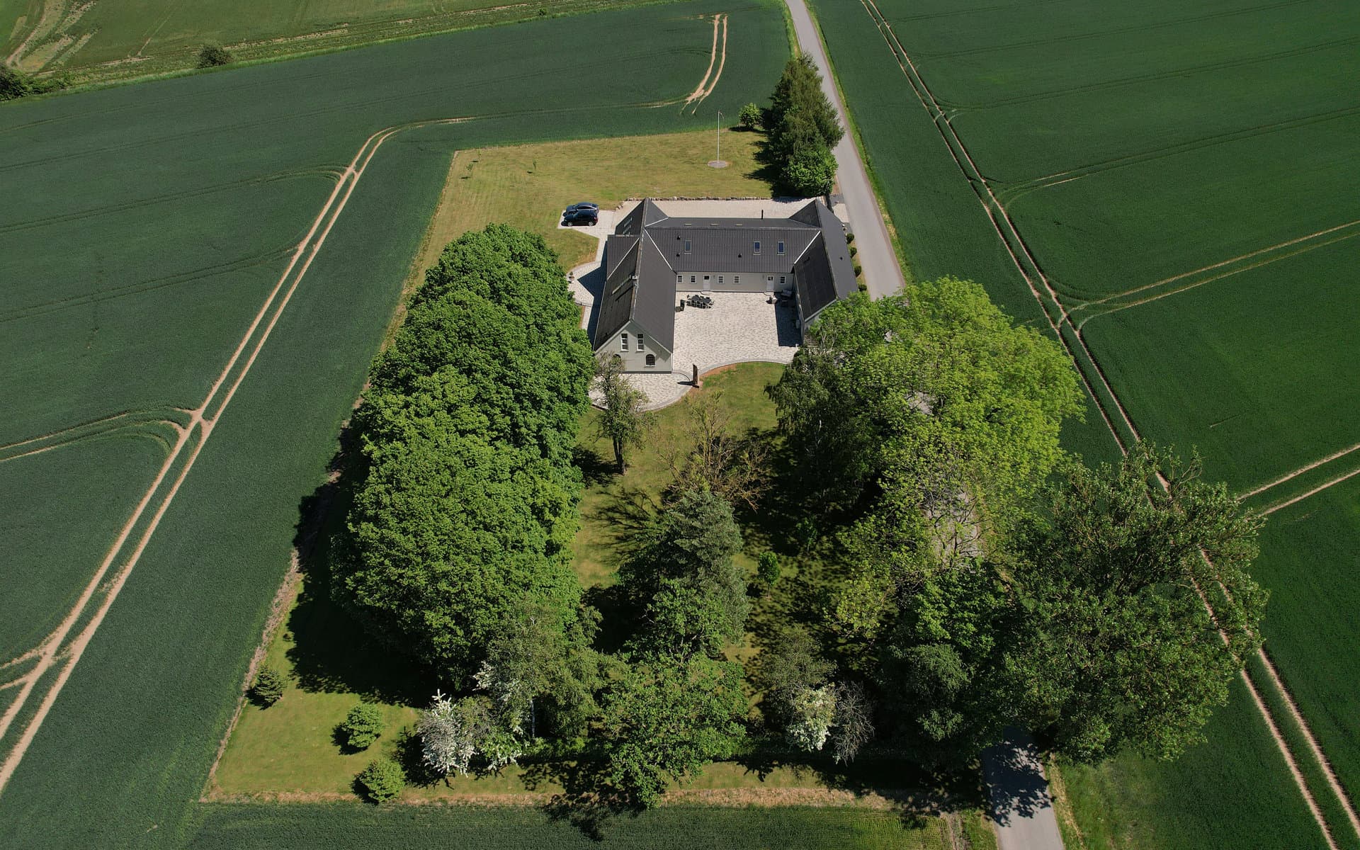Landejendom på 3,5 ha i Nåby ved Herlufmagle — billede 3